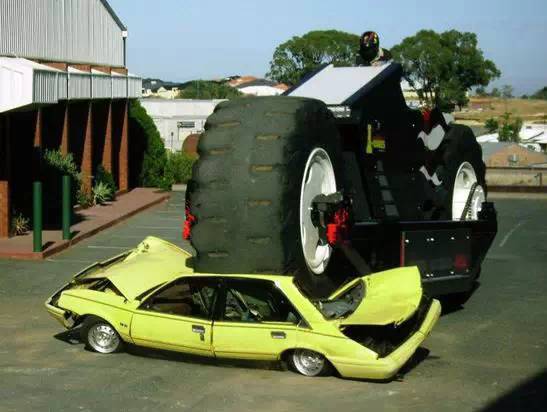 太震撼！世界上最大、最快摩托車，牛X到無法想象