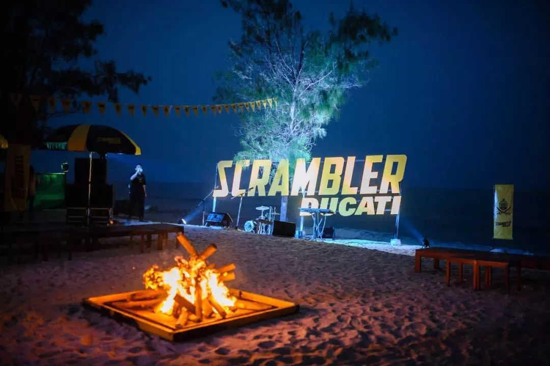 點擊進(jìn)入看圖評論