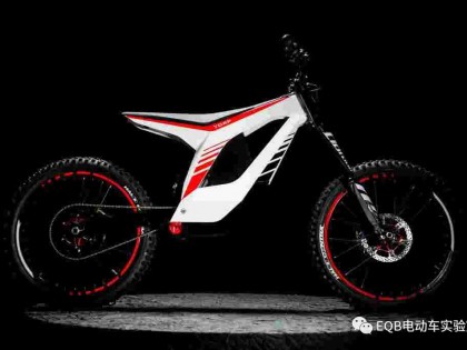 29kg車重,80km/h極速,這輛“輕狂”電摩不一般!