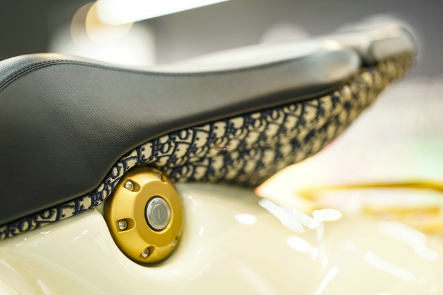 點(diǎn)擊進(jìn)入看圖評(píng)論