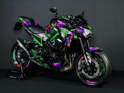 摩托改裝:色彩繽紛的 Kawasaki 定制